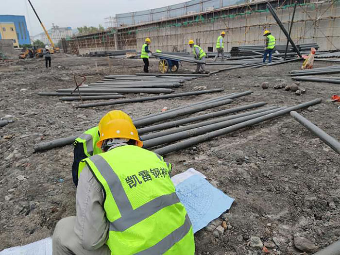 北辰螺栓球网架结构